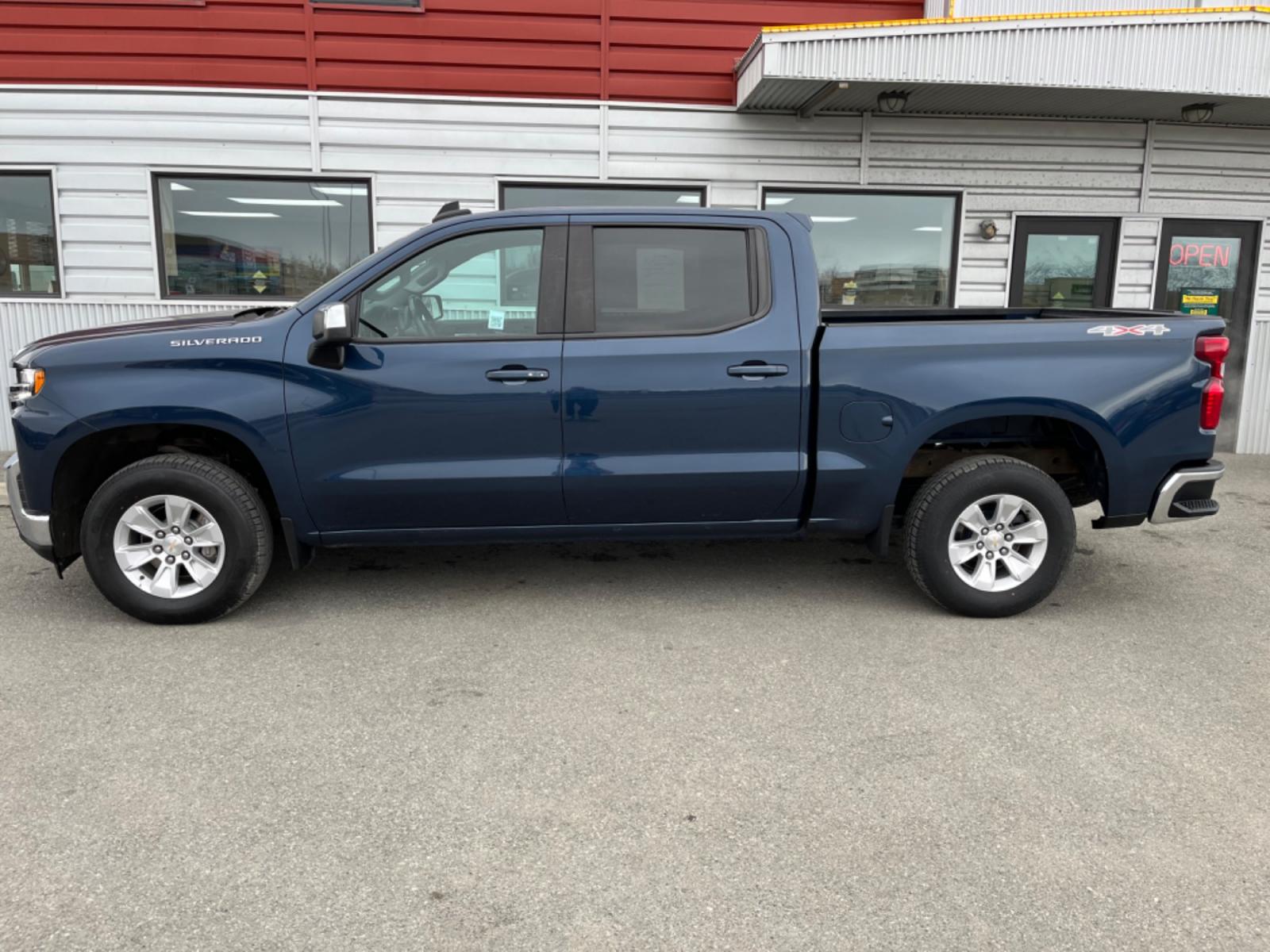 2022 BLUE /Black CHEVROLET SILVERADO 1500 LT (3GCUYDEDXNG) with an 5.3L engine, Automatic transmission, located at 1960 Industrial Drive, Wasilla, 99654, (907) 274-2277, 61.573475, -149.400146 - Photo #1